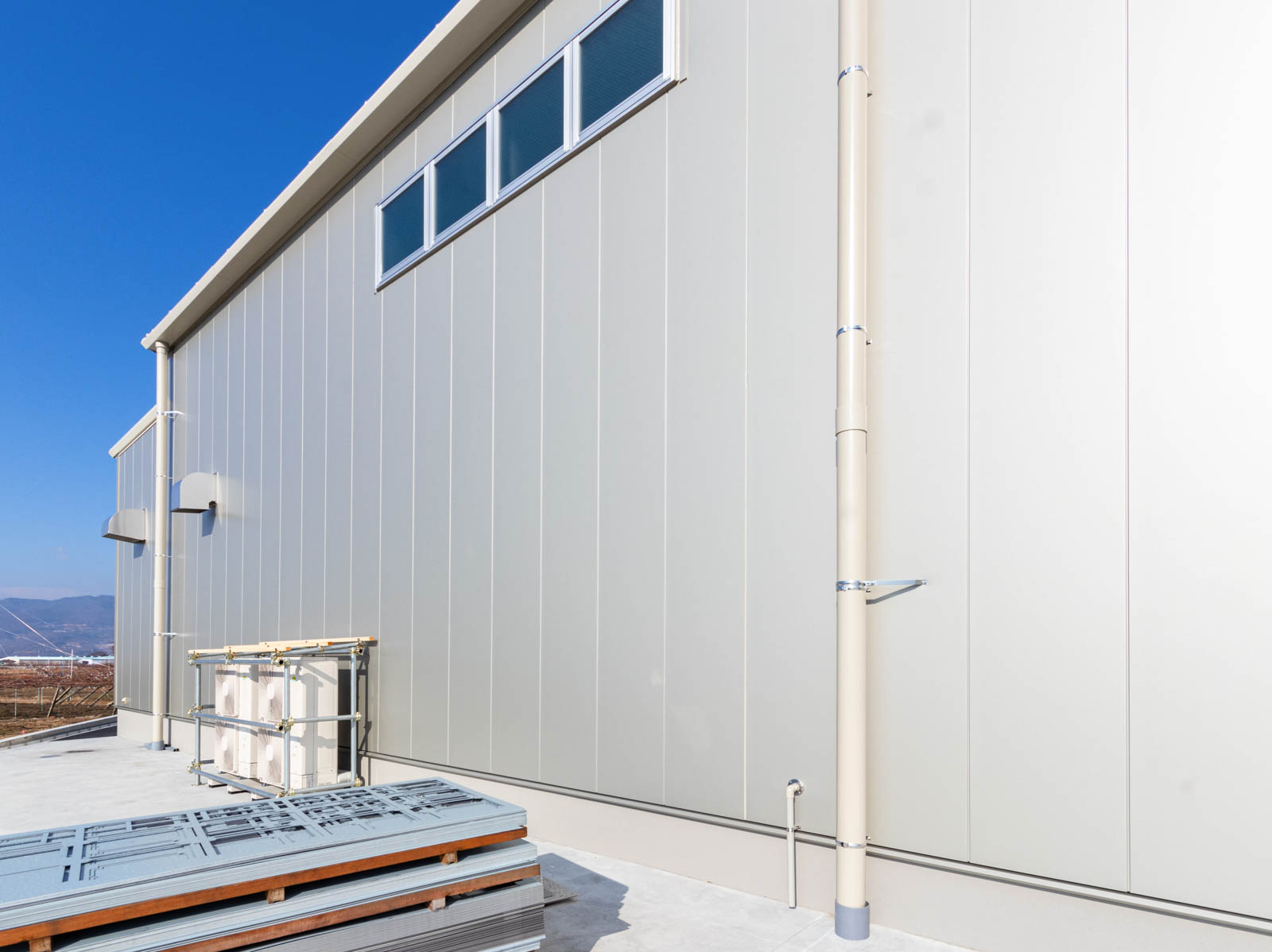 Exterior-5.JPG
