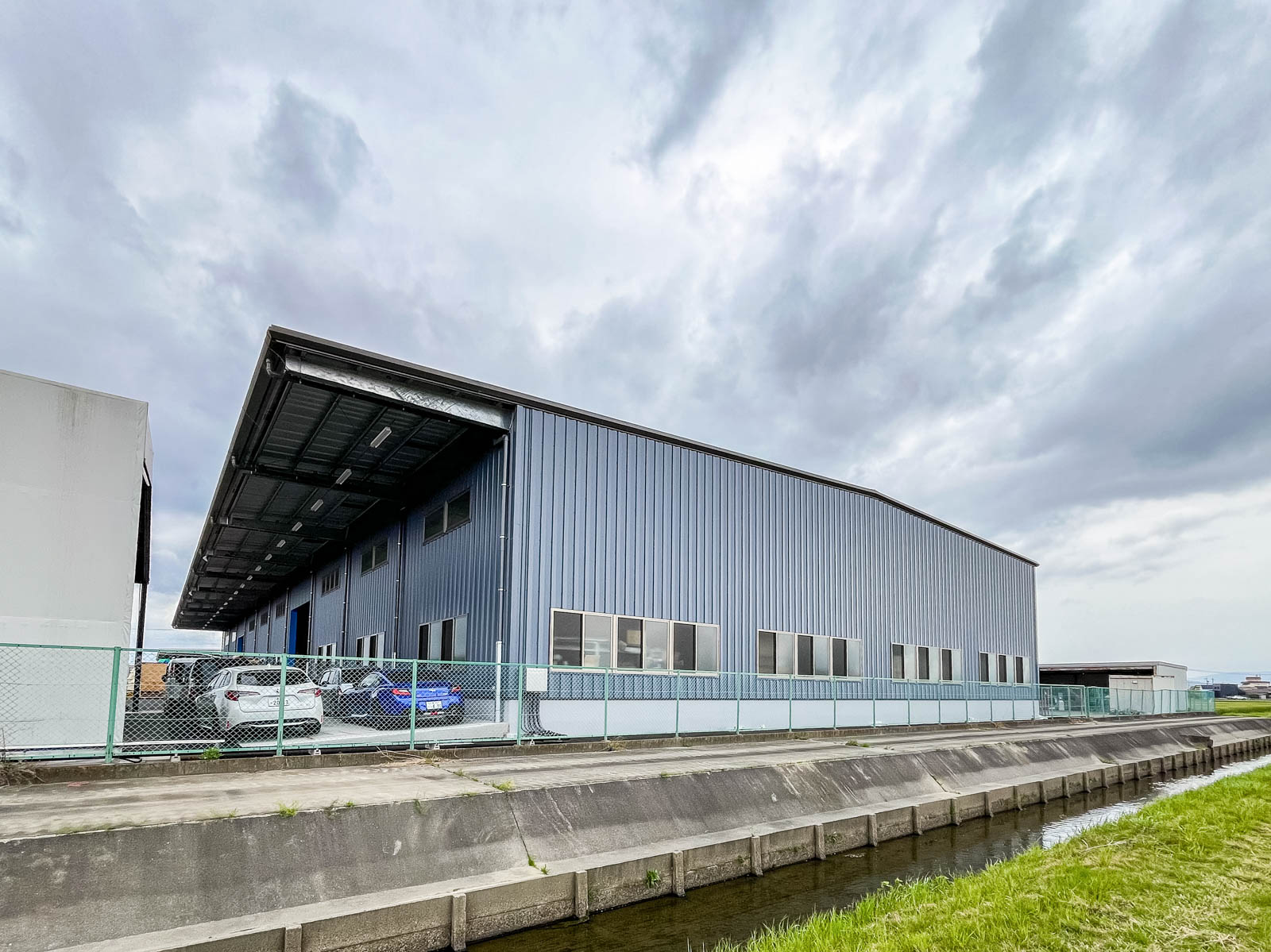 Exterior-5.JPG