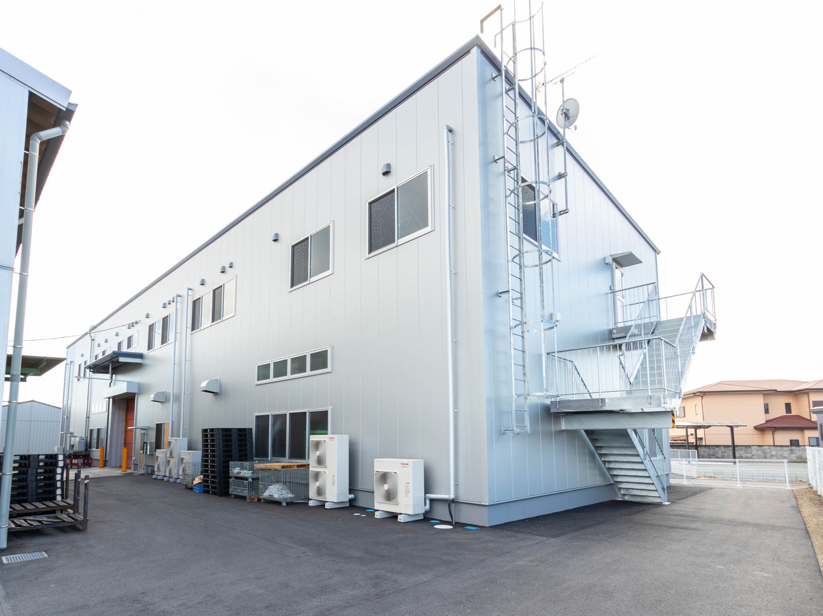 Exterior-5.JPG