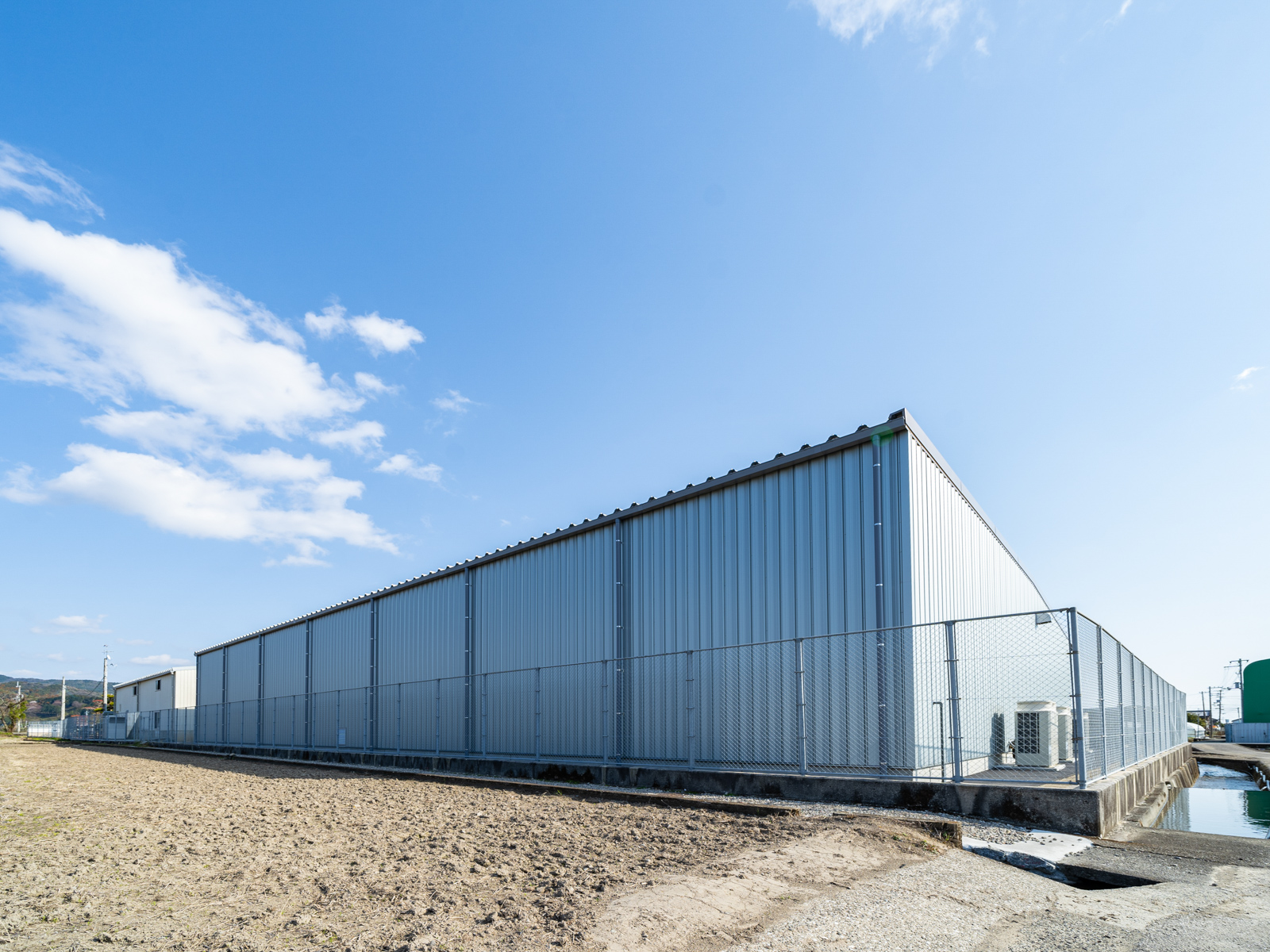 Exterior-5.JPG