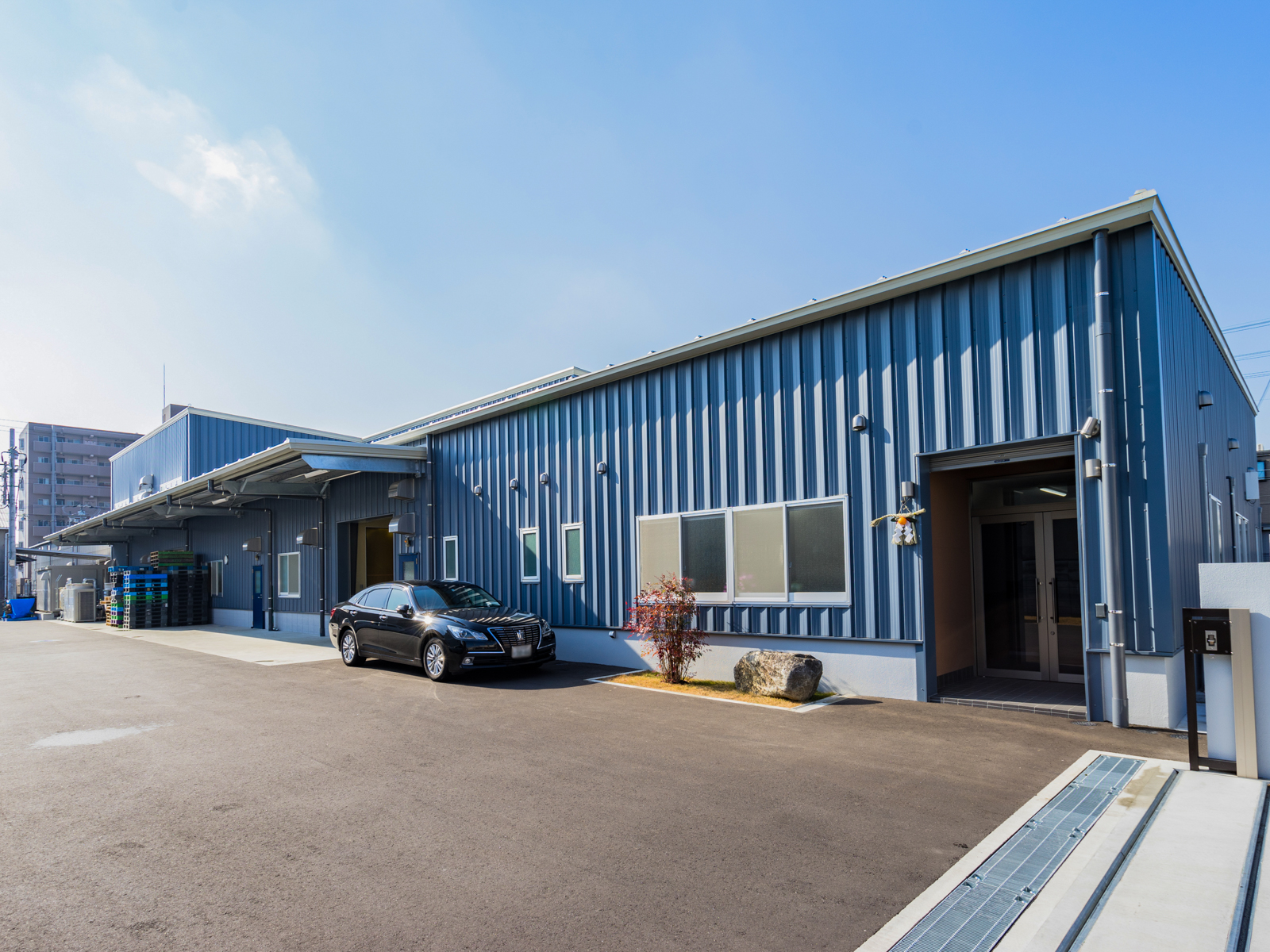 Exterior-1.JPG