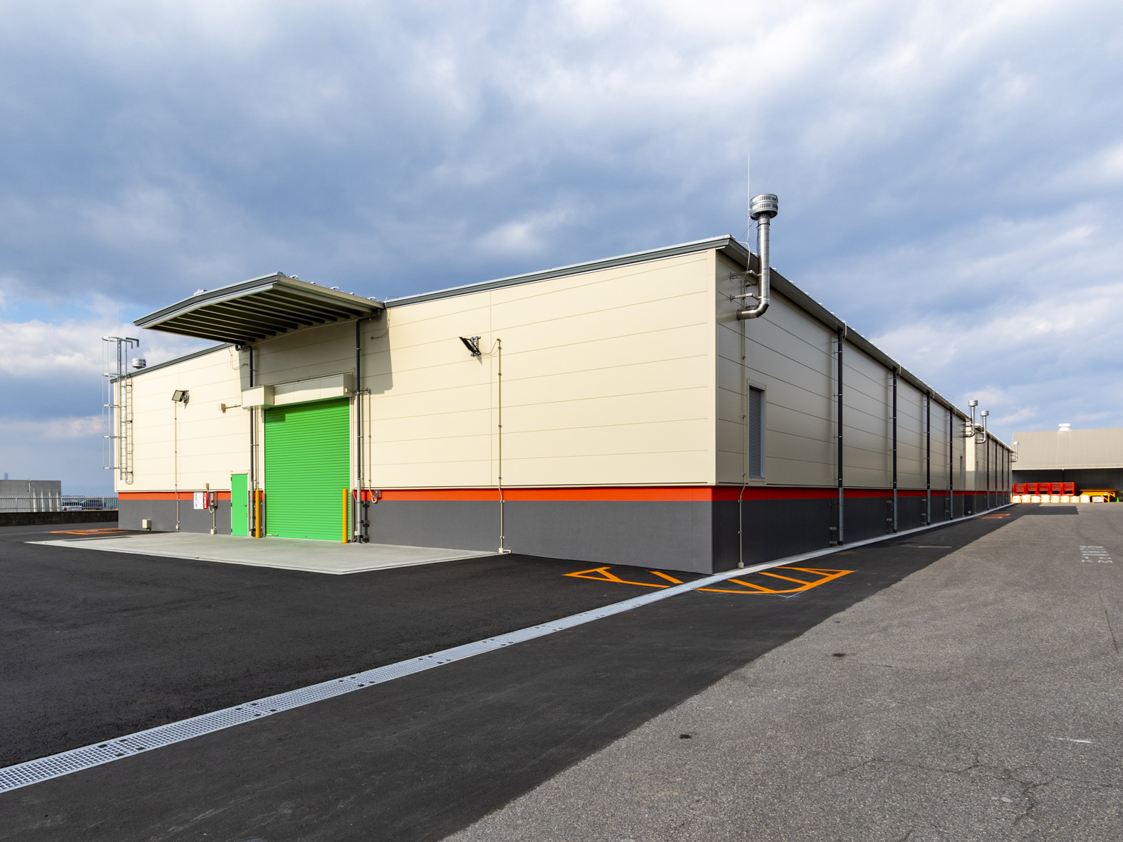 Exterior-5.JPG